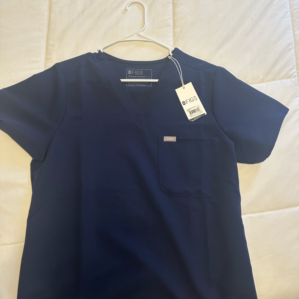 FIGS Technical Collection  Catarina V-Neck Top